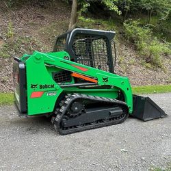 Original PAint-2018 Bobcat T450