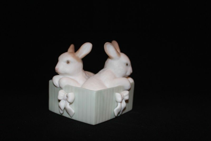 Lladro Golden Memories "Bunny Surprise" Porcelain Figurine