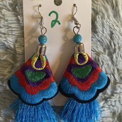 Aretes Nuevos $3