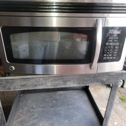 GE Microwave Oven