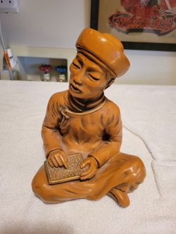 Vintage Universal Statuary Asian Scholar With Abacus