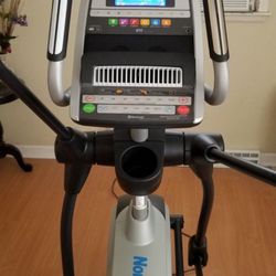 NORDICTRACK E9.0 ELLIPTICAL CROSS TRAINER