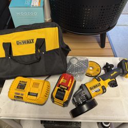 DEWALT FLEX VOLT 60-Volt MAX Lithium-Ion Cordless Brushless 4.5 in. to 6 in. Small Angle Grinder with 9 Ah Battery and Charger