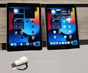 2 APPLE IPAD LIKE NEW. GREAT BATTERY HEALTH