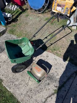 Scotts Turf Builder EdgeGuard Mini Broadcast Spreader & Hand Held Spreader