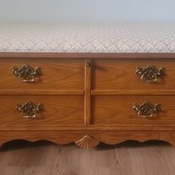  Lane Cedar Chest - Virginia Maid Collection - Upholstered Top