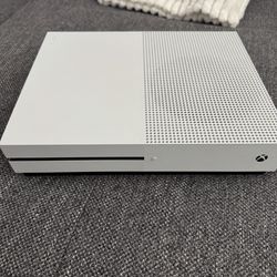 Xbox One S White – 3 Controllers