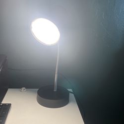 Desk Lamp W Outlet 