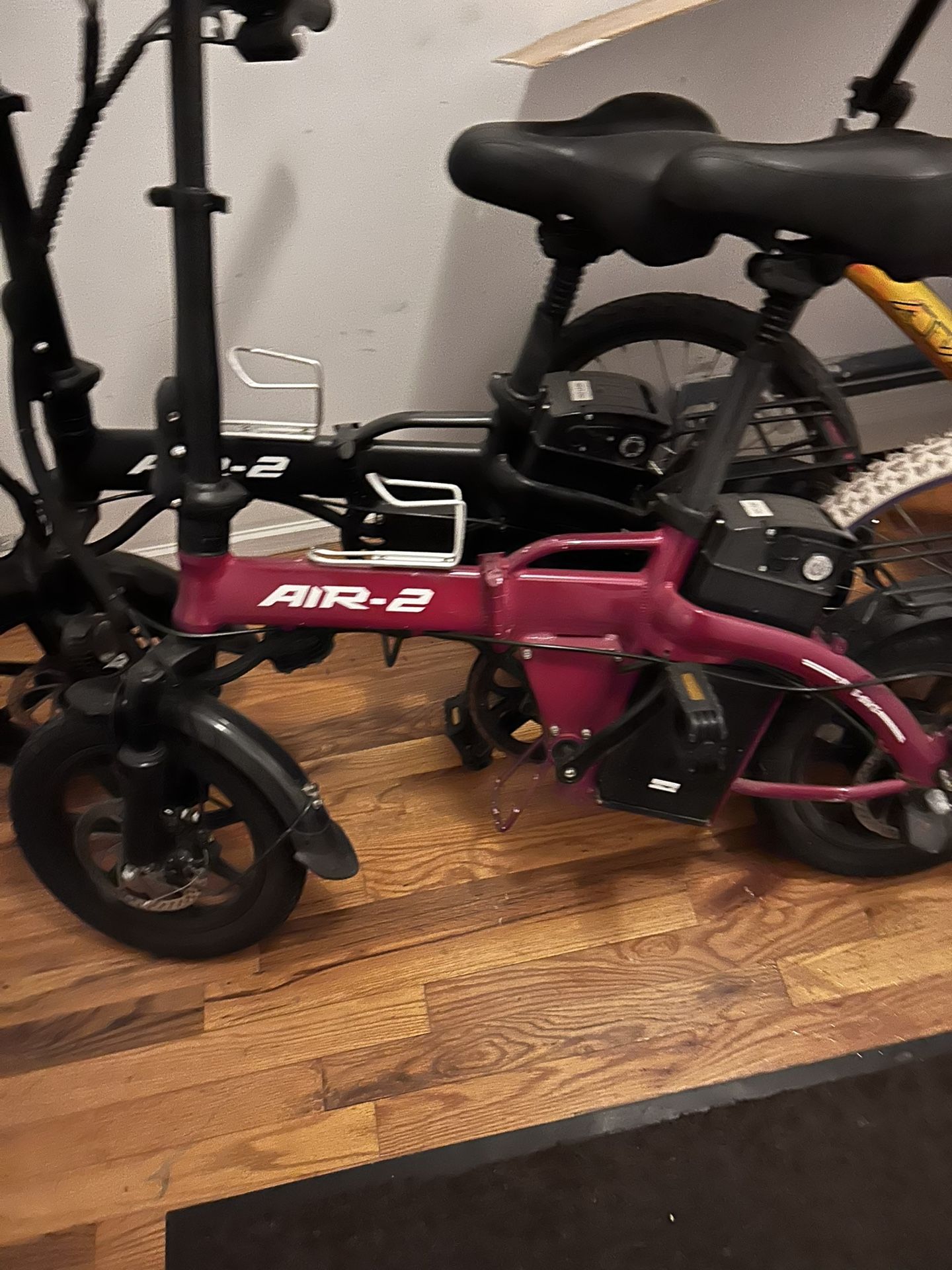 2 E-bikes 900 Each