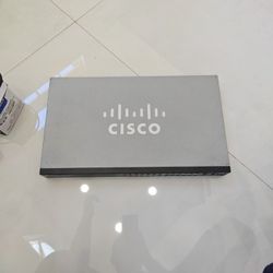 Switch Cisco SG300-28P