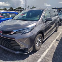 2021 Toyota Sienna LE