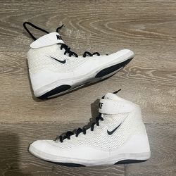 (Pre-owned) Nike inflicts 3 white black ⚪️⚫️🤼