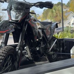 2024 250cc Dirt Bike 