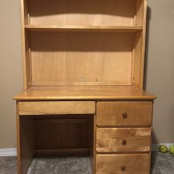Desk And Hutch 