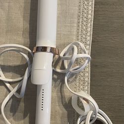 T3 1.5” Curling Iron – Like New - Single Pass Curl X Ceramic Extra-Long Barrel Curling Iron
