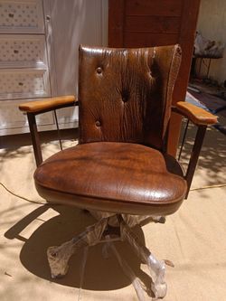 $100 MID-CENTURY CHAIR