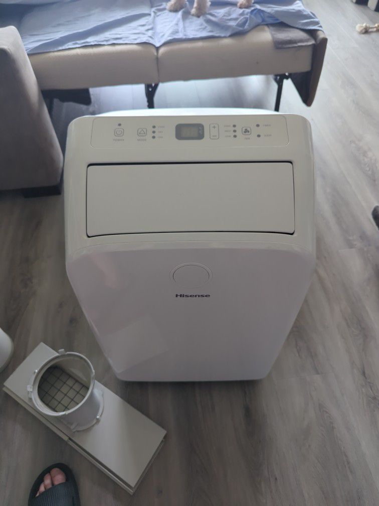 Portable Hisense AC Unit w/ Remote (Like New) $150
