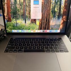 Macbook Pro 2018 15 inch i7