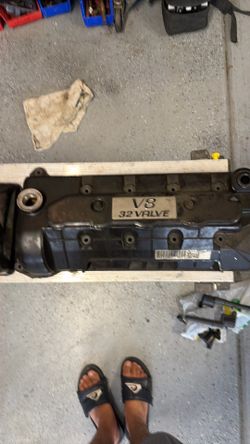 Valve cover for  ford 4.6L 4 valve motor