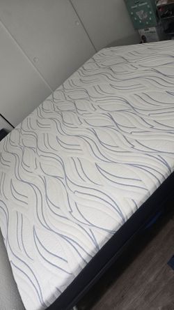 Colchón y cama