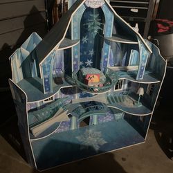 Frozen Doll House