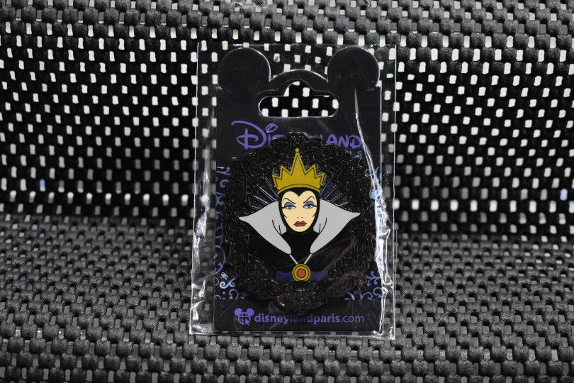 Disney Evil Queen Portrait Pars Pin Snow White