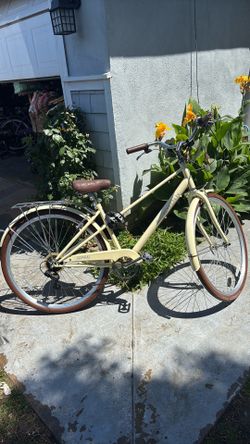 Beach. cruiser size 27 1/2 perfect condition ready to ride