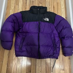 The North Face Purple & bBlack Puffer Jacket – 700 Fill