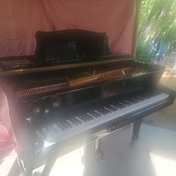 SAMICK baby GRAND PIANO
