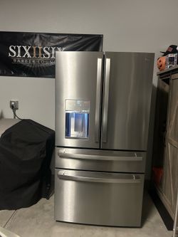 GE PROFILE™ ENERGY STAR® 27.9 CU. FT. SMART FINGERPRINT RESISTANT 4-DOOR FRENCH-DOOR REFRIGERATOR