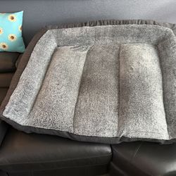 Dog bed Like New Large