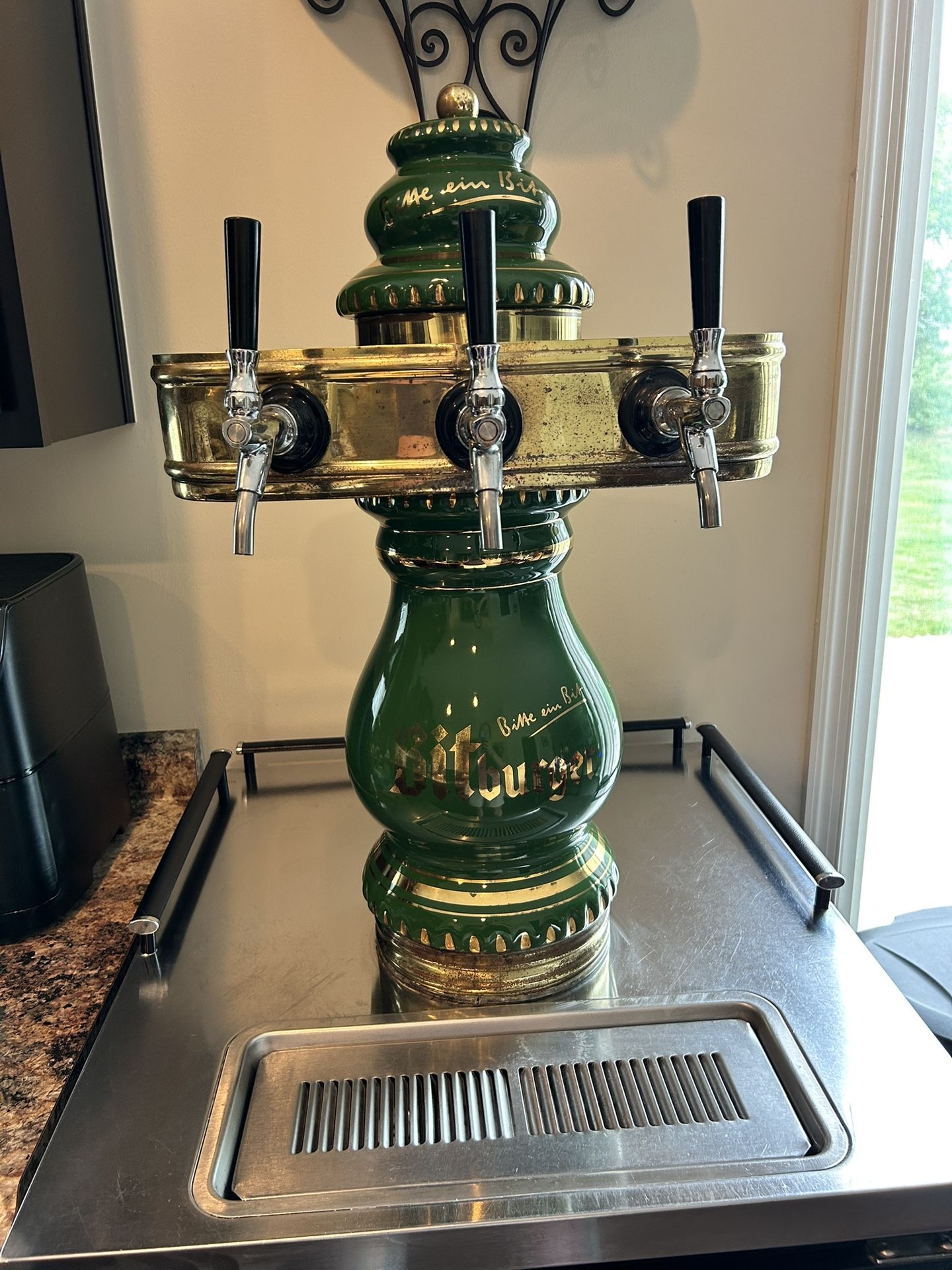 Kegerator With Ceramic Beer Tower 