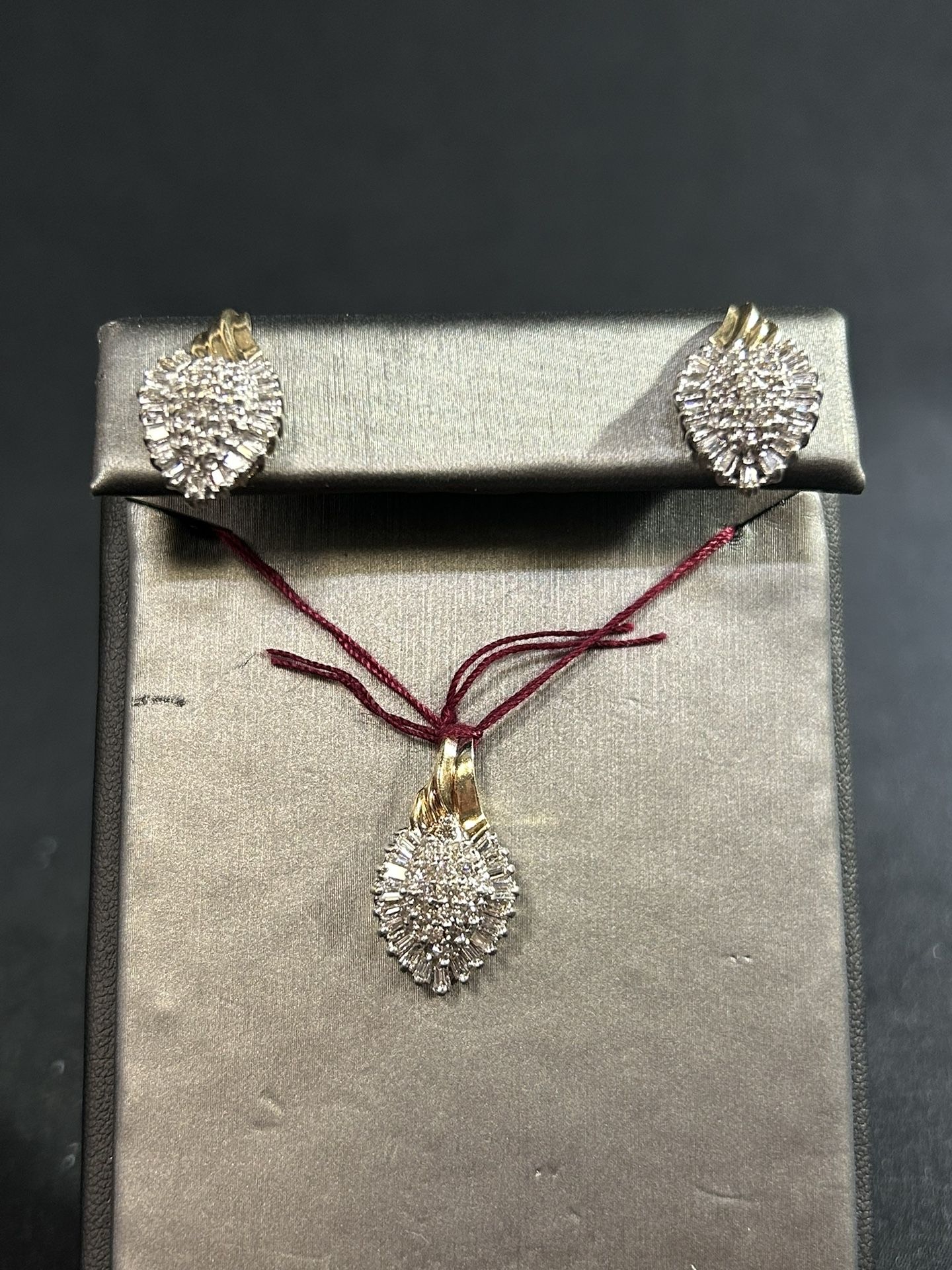 14 Karat Gold Diamond Earrings 