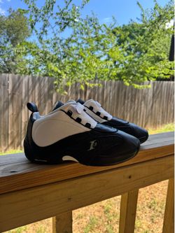 Reebok Allen iverson 4 (IV)   “step over “ size (Sz) 10.5