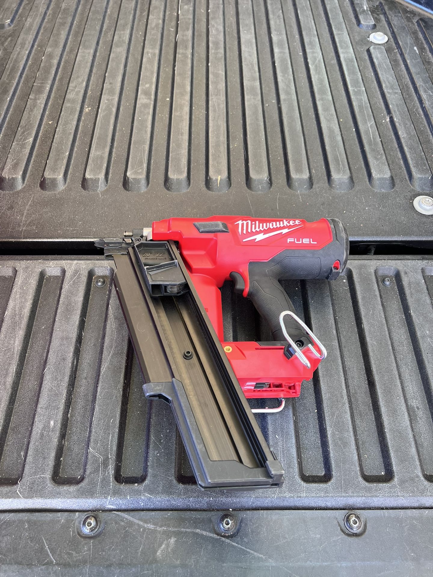 Milwaukee M18 FUEL 3-1/2 in. 18-Volt 21-Degree Lithium-Ion Brushless Cordless Framing Nailer (Tool-Only)