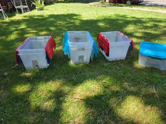Set of 8 Plastic Storage Bins