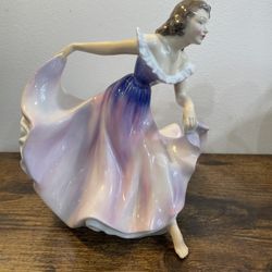Royal Doulton Collectible Figure “Gypsy Dance” 1958