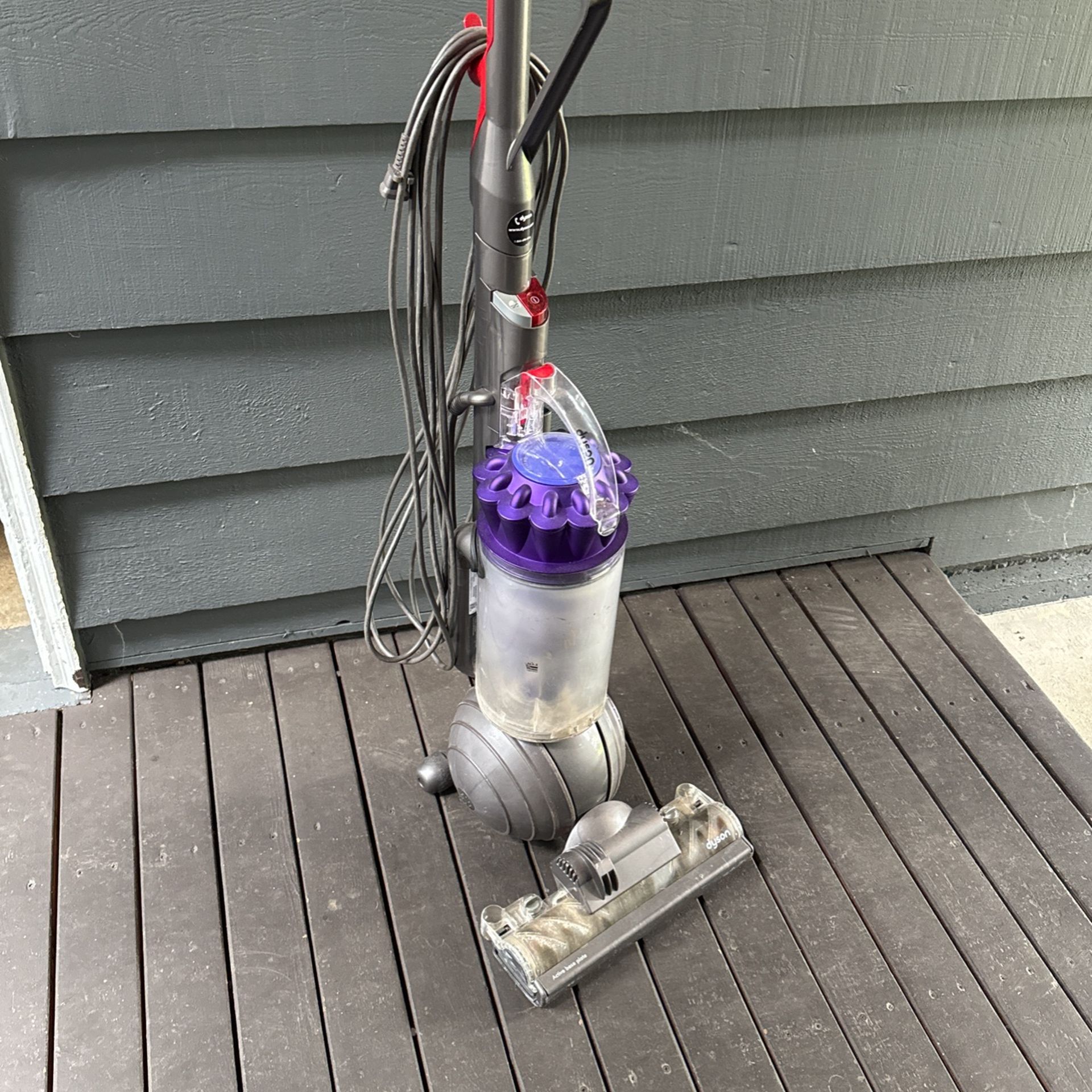 Dyson Vacuum 