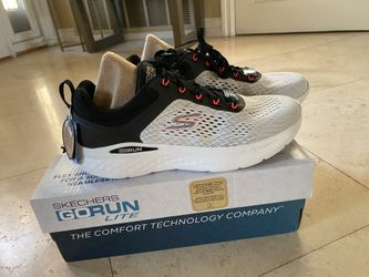 Skechers Men Go Run Sneaker, 8.5  (NEW)