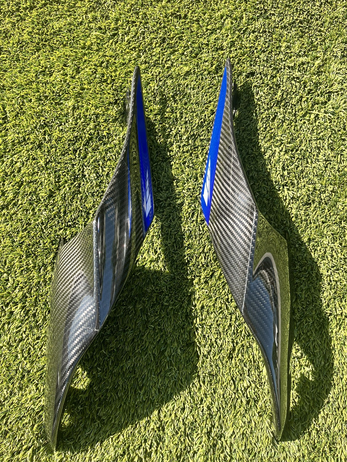 OEM Yamaha R1M Carbon Fiber Side Tail Fairings (Left & Right Set) – 2015–2024 – B4S-21711-00
