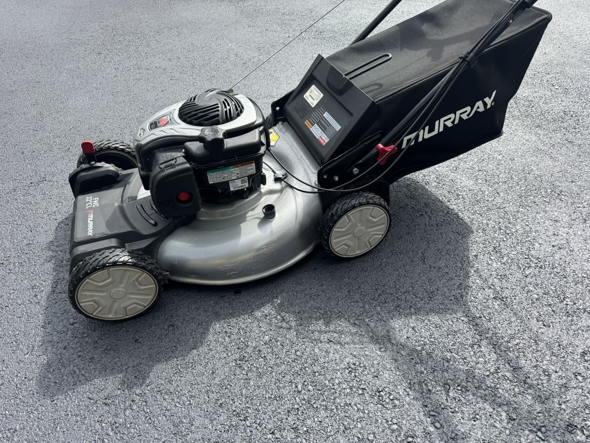 Murray Self Propelled Mower 140cc Engine With 22” Cutting Deck. Works Good. Must Pickup
