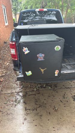 Mini refrigerator