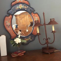 Antique Design Mirror And Lamp