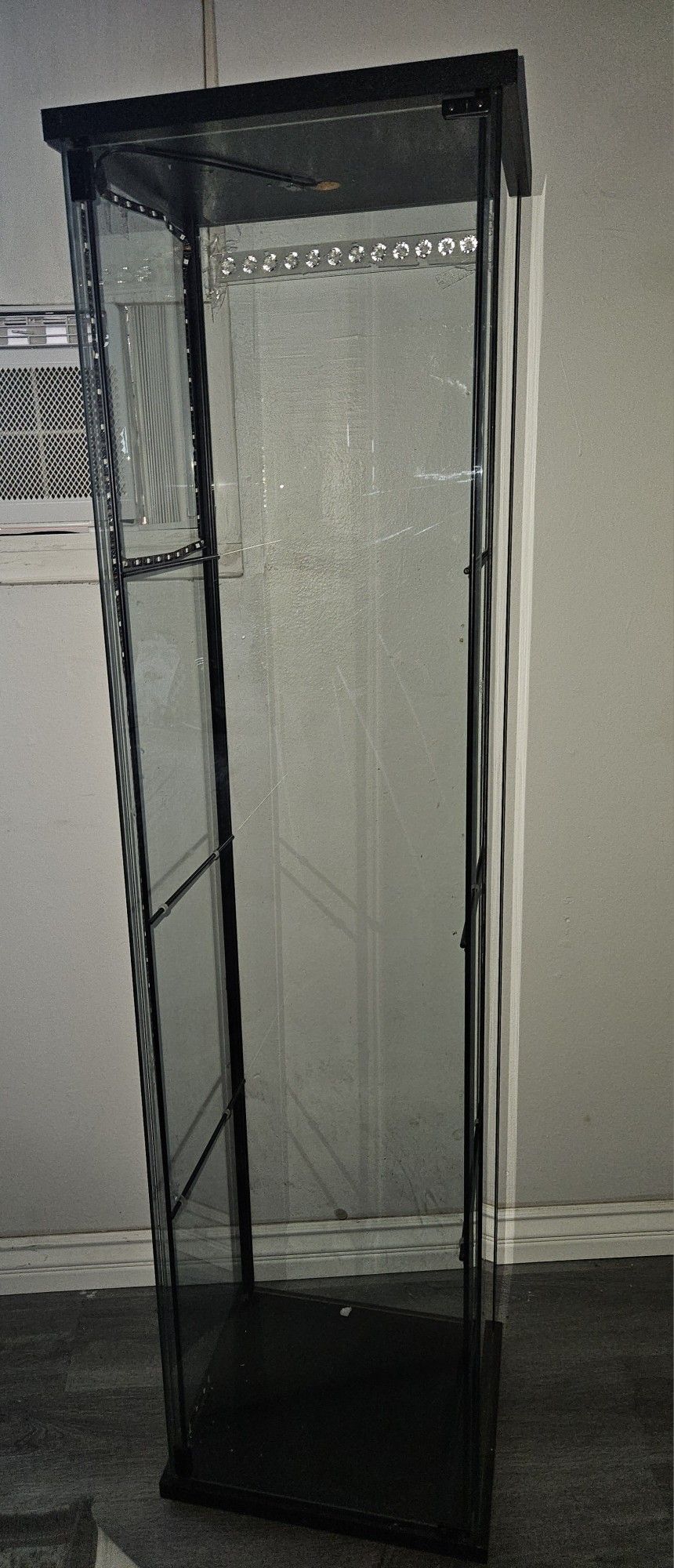 Ikea Glass Cube With 3 Shelves +lights Included