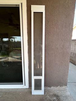 Dog/cat door