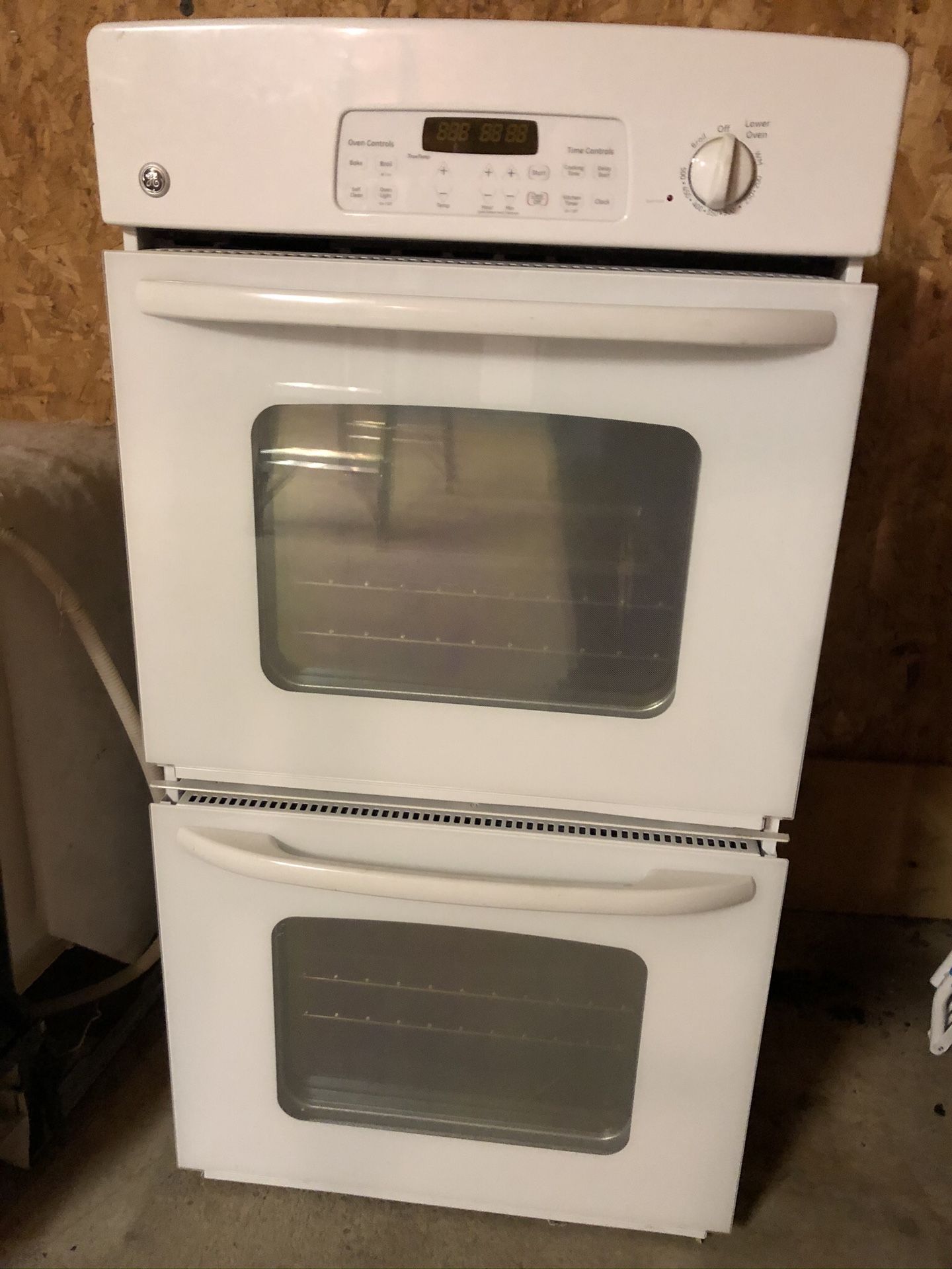 DOUBLE OVEN! (Built in)