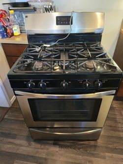 Kenmore gas range (stovetop/oven)