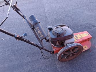 Bear Cat Gas-Powered Walk-Behind Edger