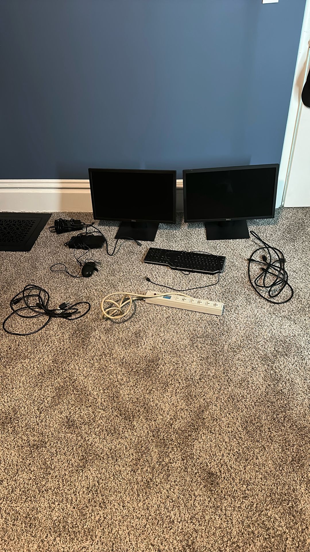 2 Monitors and Docking Station 