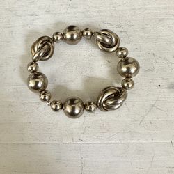 Silver Tone Stretchy Bracelet 